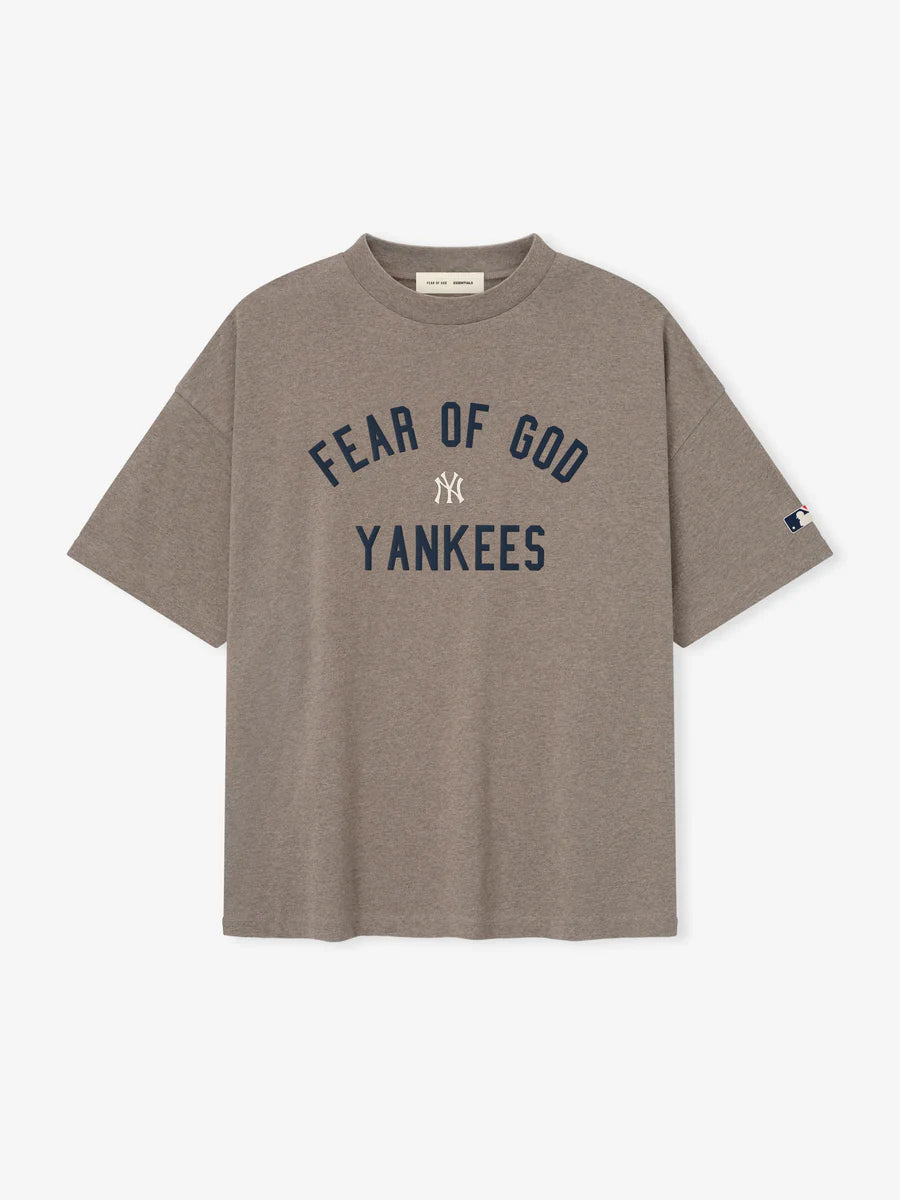 ESSENTIALS Yankees 90s Tee