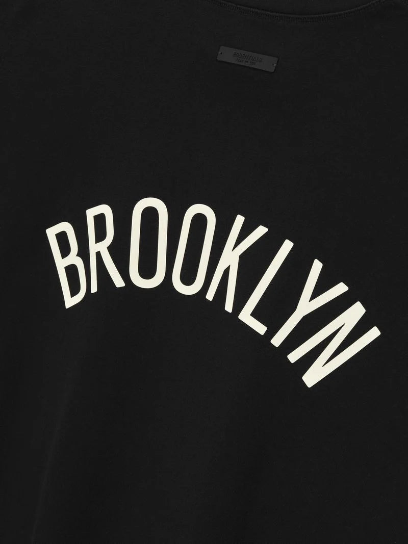 ESSENTIALS Nets 90's Tee