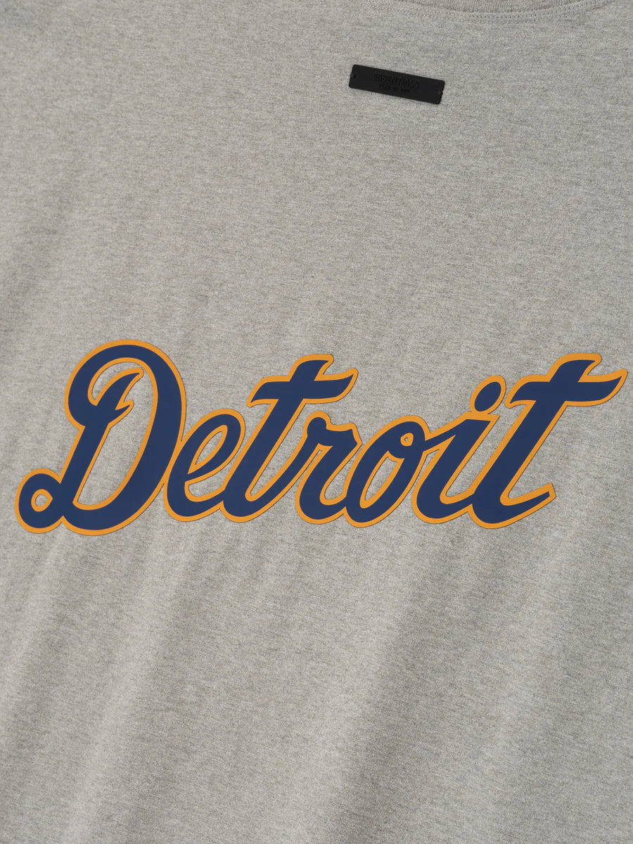 ESSENTIALS Tigers 90s Tee