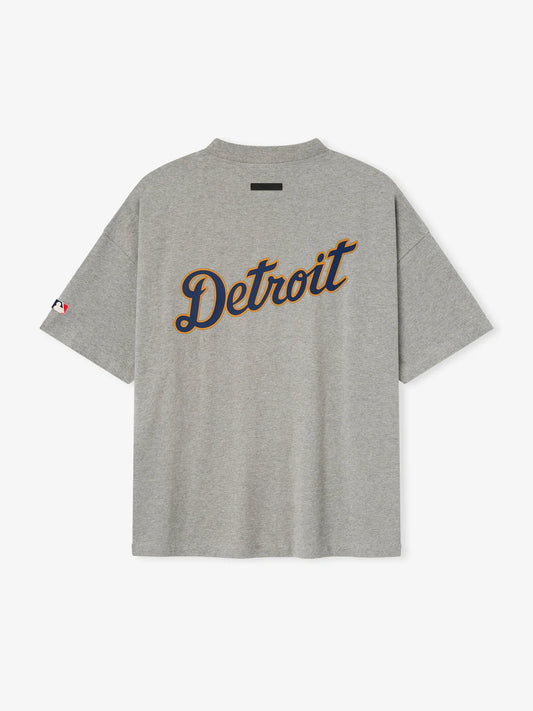 ESSENTIALS Tigers 90s Tee